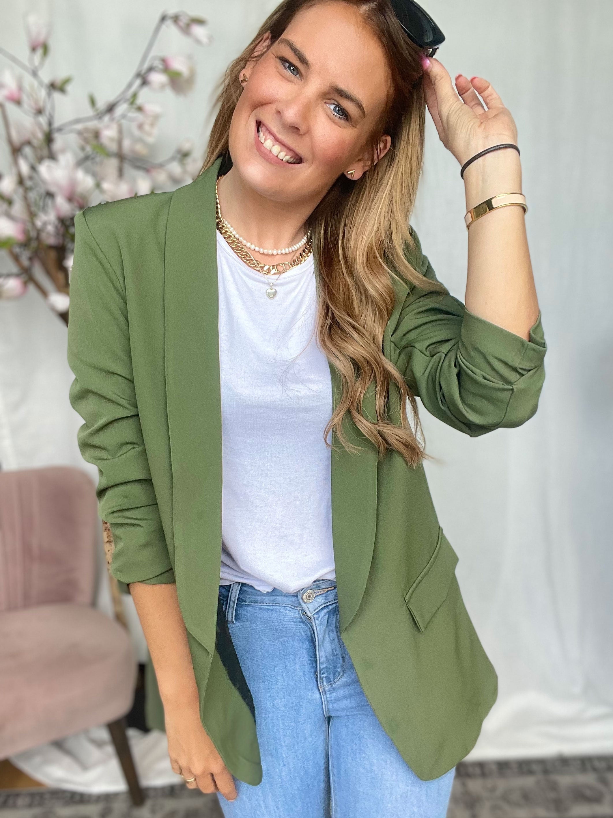 Mila - Snygg blazer med rynka på ärmen